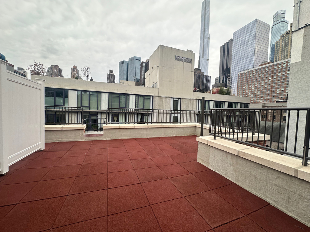 365 West 52nd Street - Photo 17