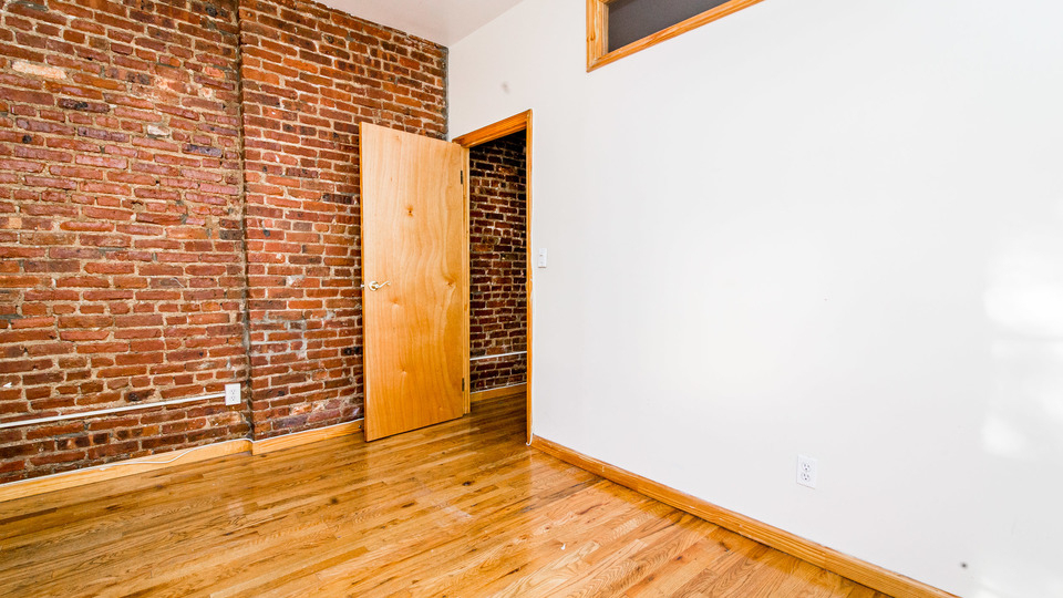 891 Bergen Street - Photo 4