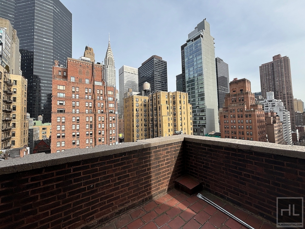 East 38 Street - Photo 7