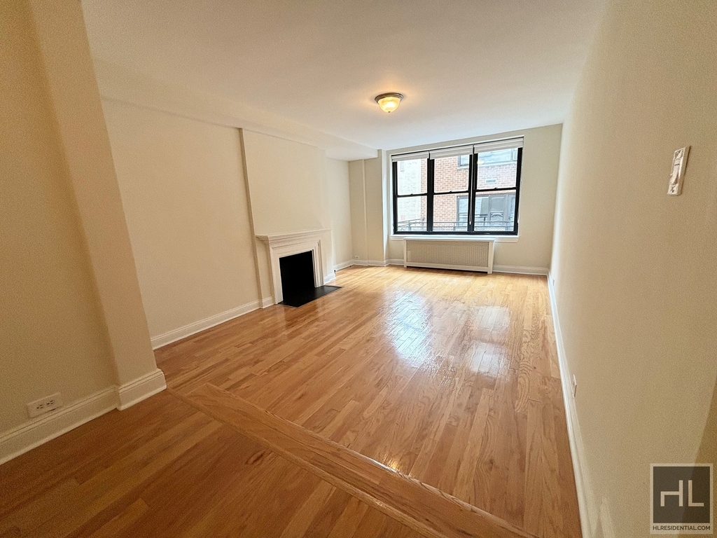 East 57th Street - Photo 2