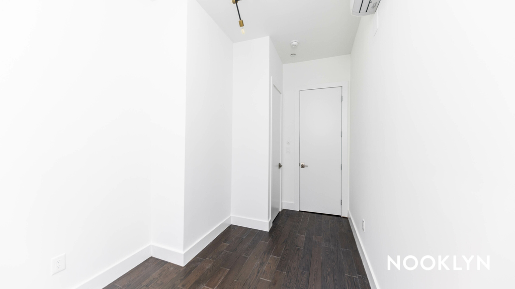 1114 Halsey Street - Photo 19