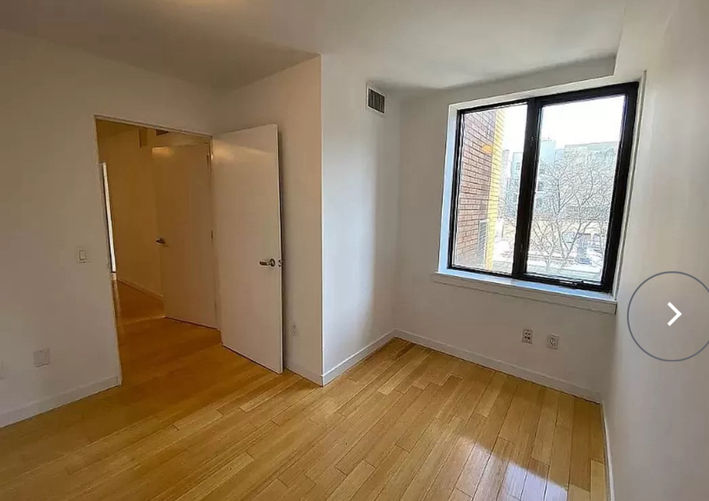 43 Avenue C - Photo 4