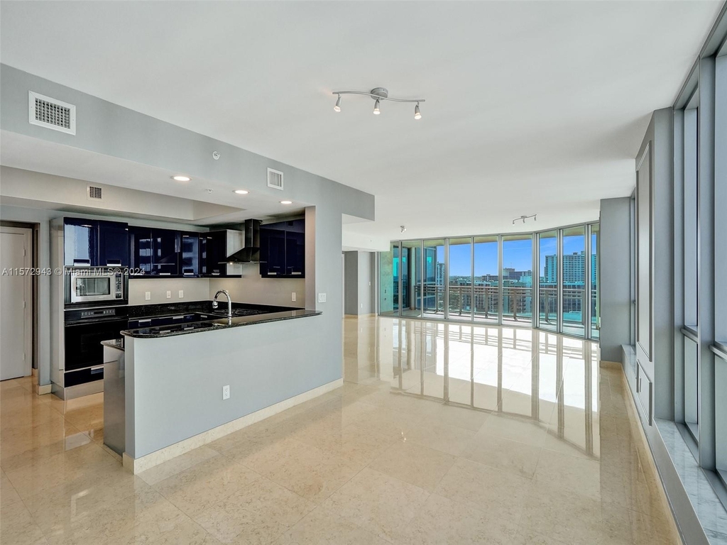 3535 S Ocean Dr - Photo 3