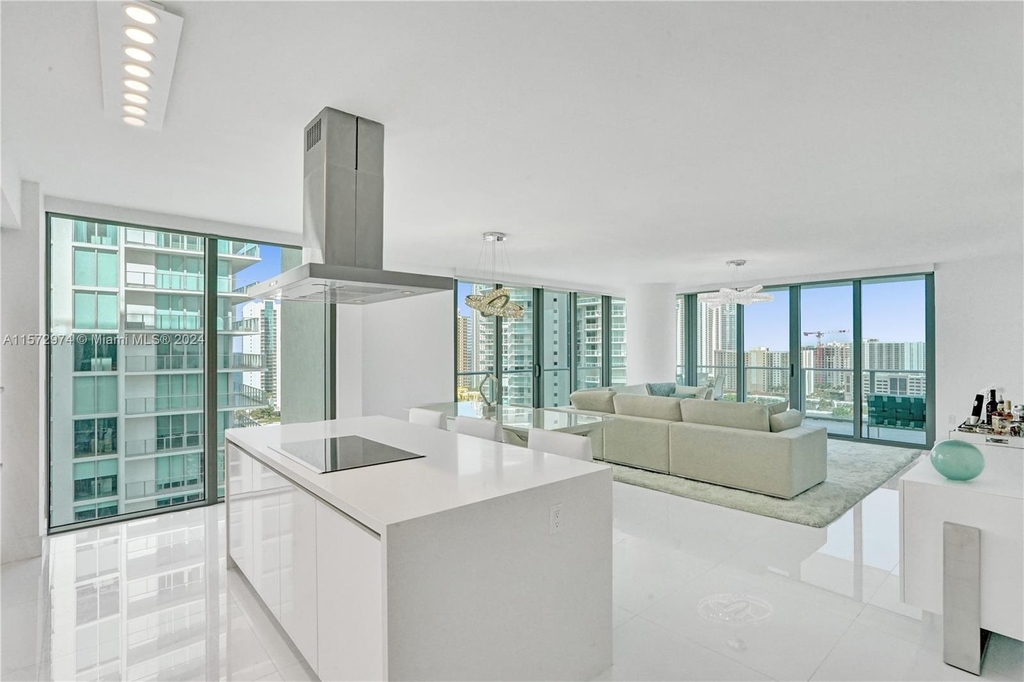 330 Sunny Isles Blvd - Photo 30