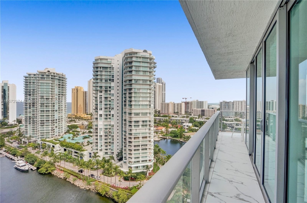 330 Sunny Isles Blvd - Photo 20