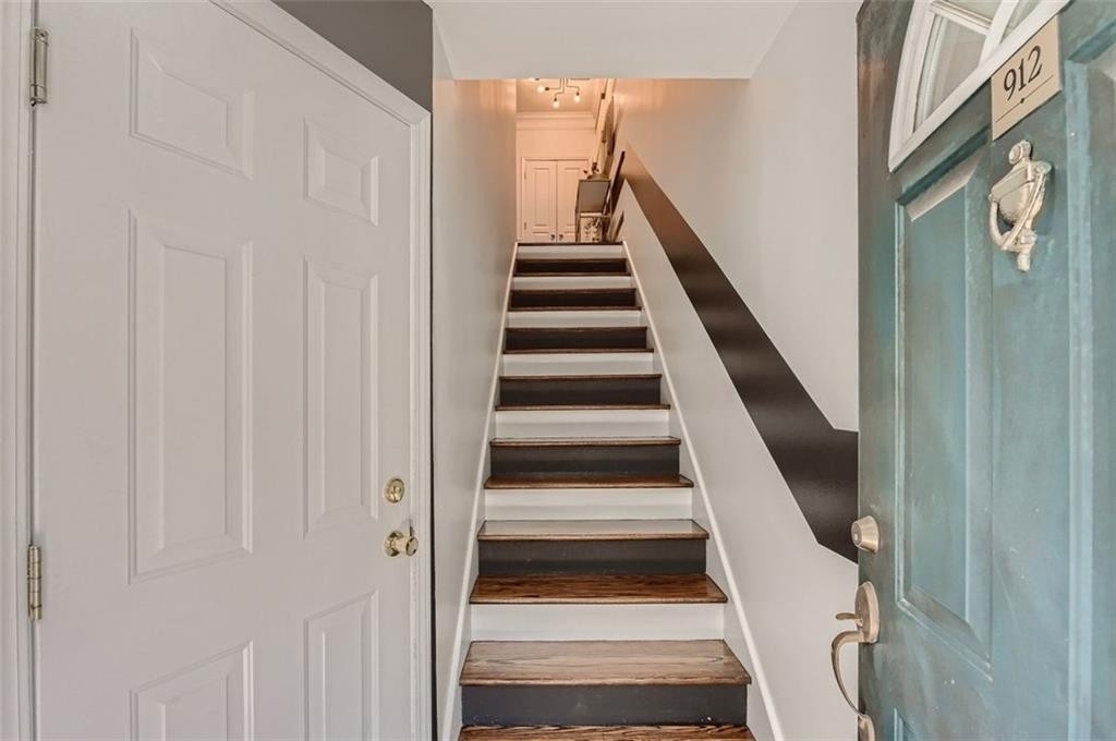 375 Highland Avenue Ne - Photo 2