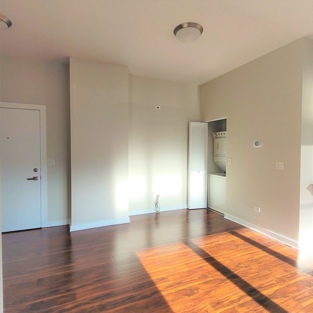 1228 W Monroe Street - Photo 2