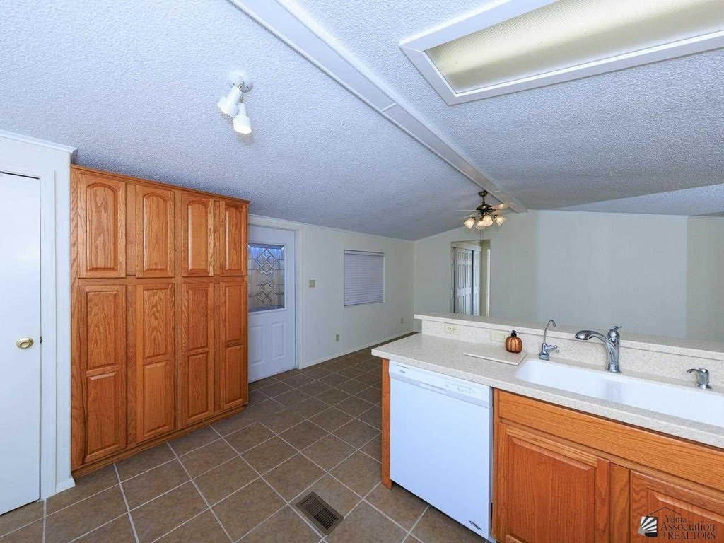 13509 E 49 Dr - Photo 14