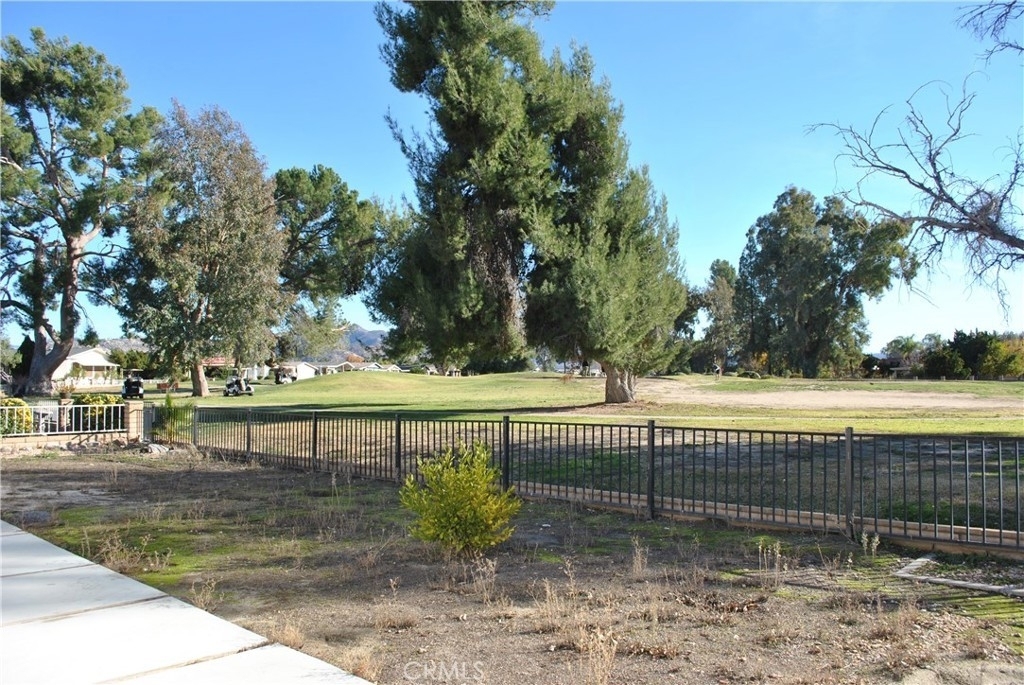 1885 Silver Oak Way - Photo 18