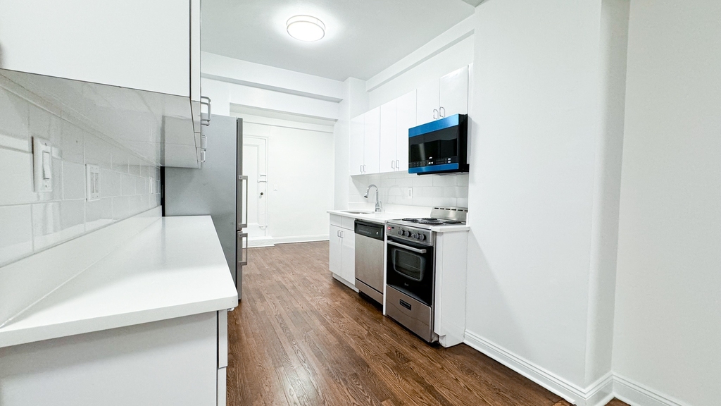 156 East 37th Street - Photo 2