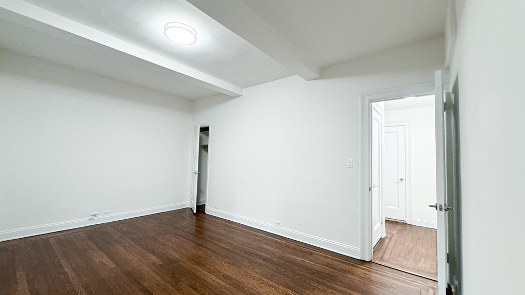 156 East 37th Street - Photo 6