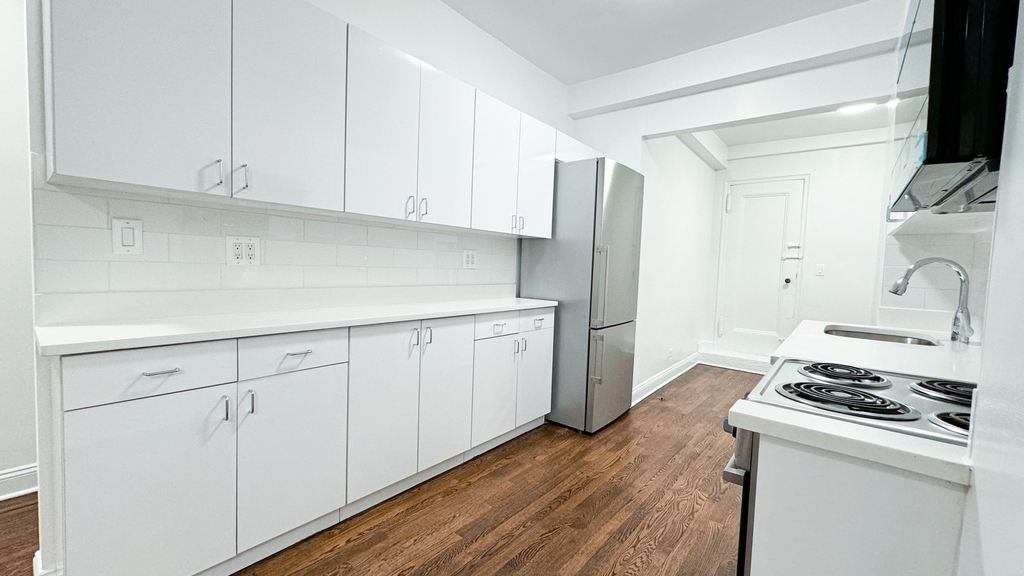 156 East 37th Street - Photo 3