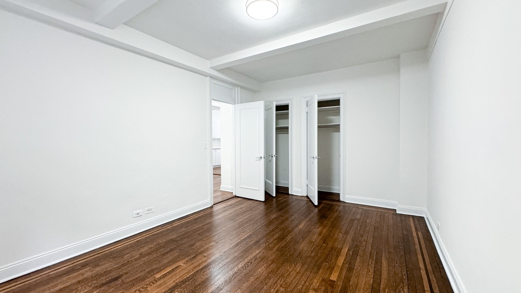 156 East 37th Street - Photo 8