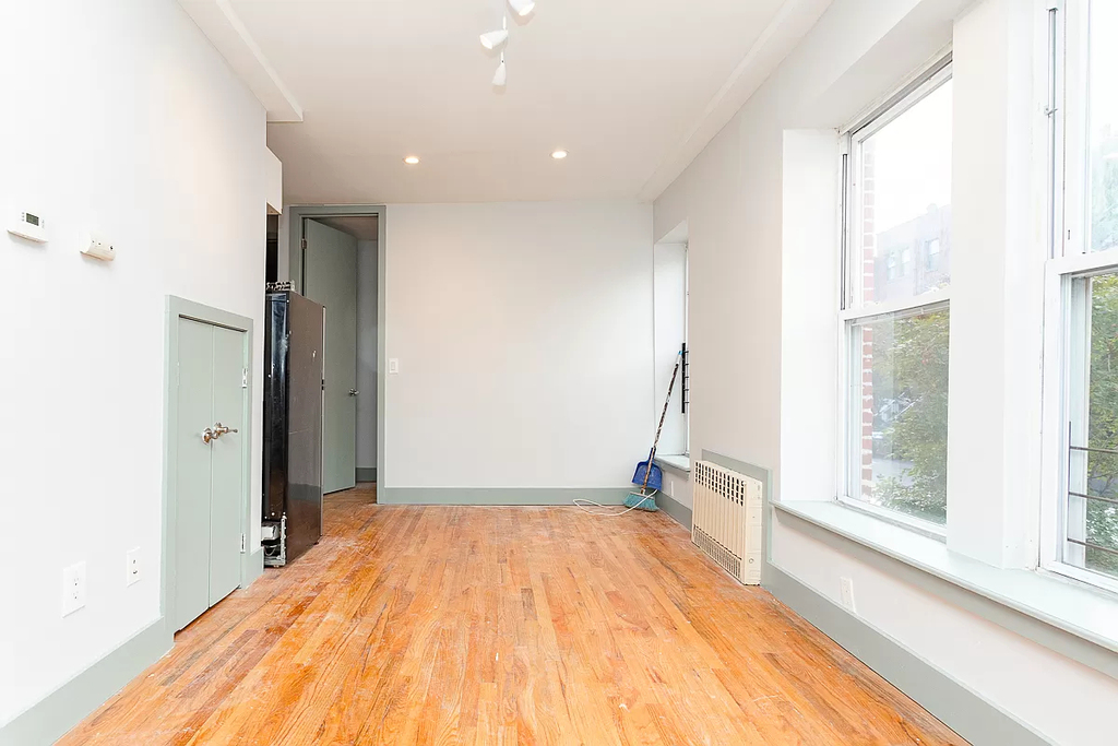 636 St Marks Avenue - Photo 2