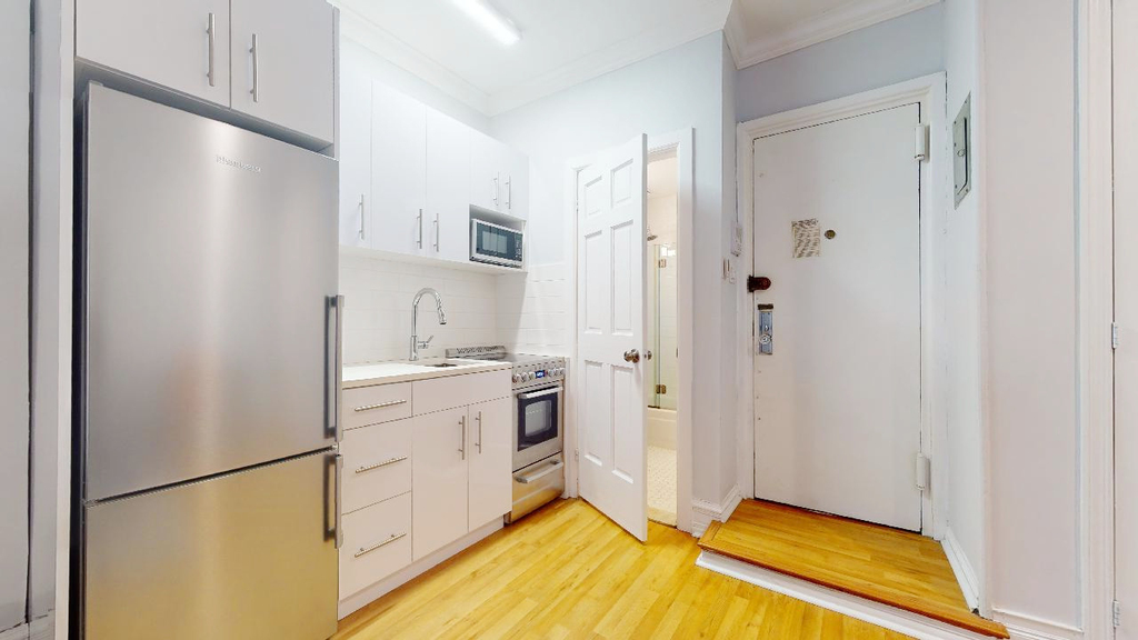 223 West 70th Street - Photo 8