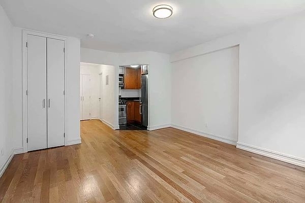 241 East 46th Street - Photo 1