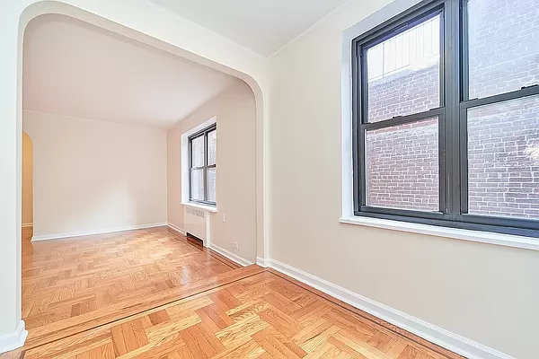 124 East 24th Street - Photo 2