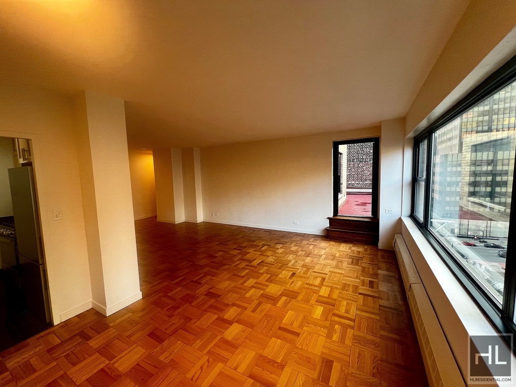 East 55 Street - Photo 15