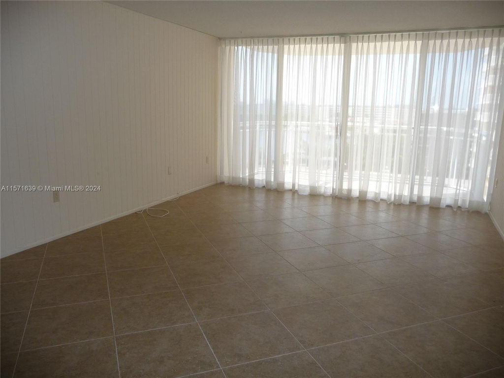 18071 Biscayne Blvd - Photo 11