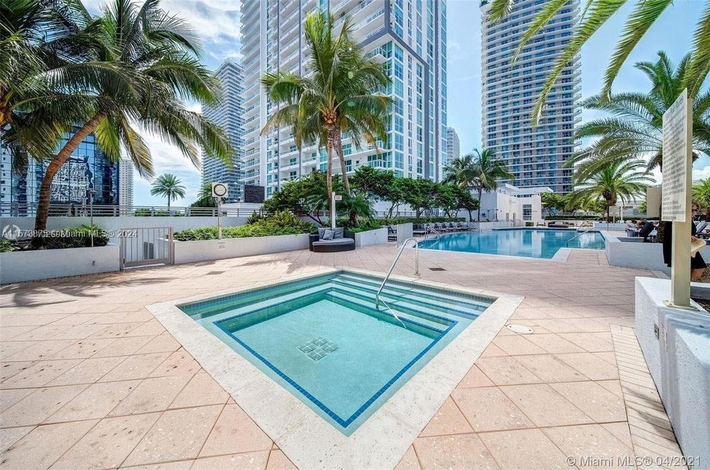 1060 Brickell Ave - Photo 20