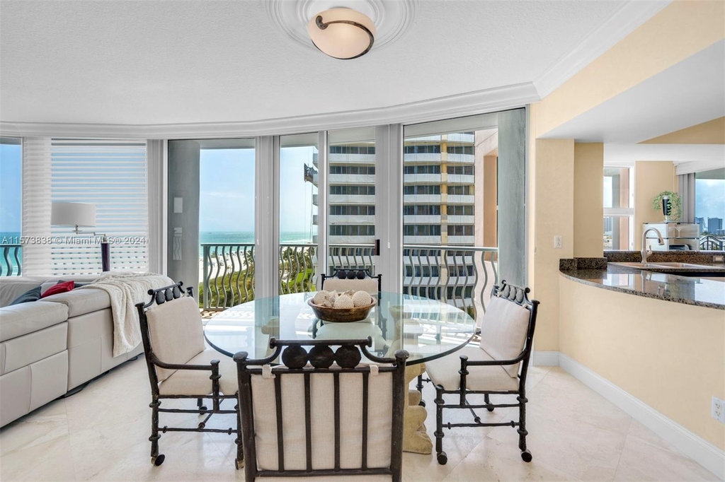 1500 Ocean Dr - Photo 4