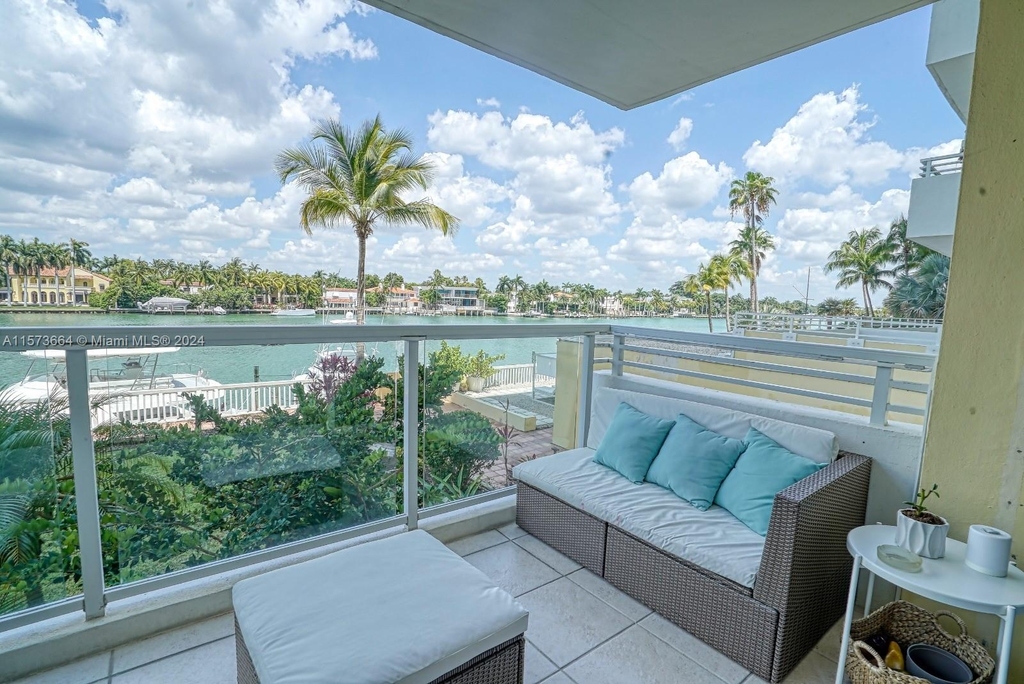 5600 Collins Ave - Photo 3