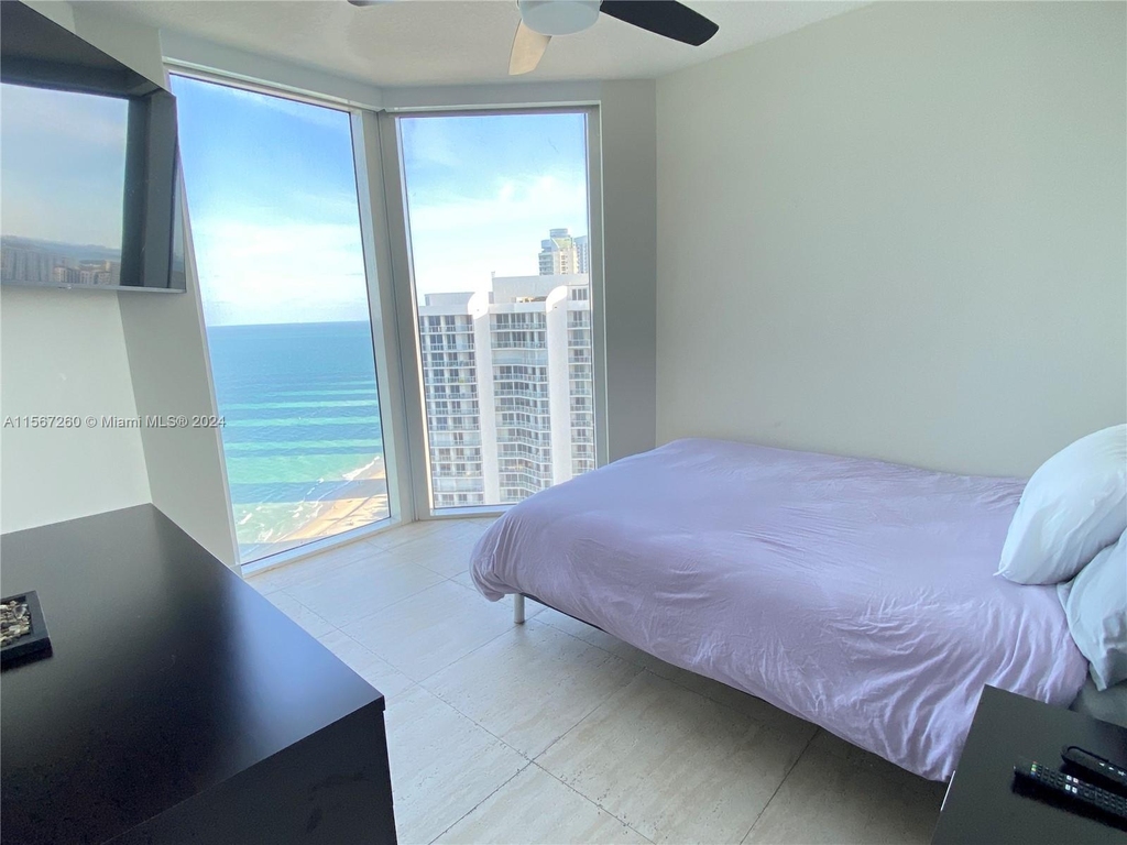 16699 Collins Ave - Photo 18