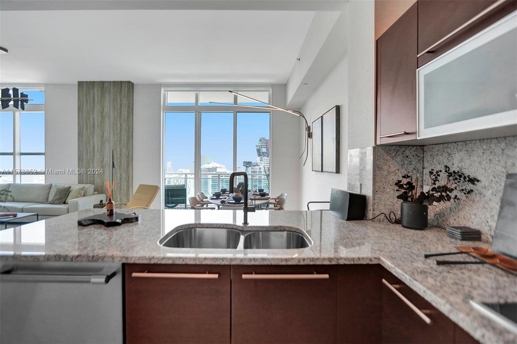 950 Brickell Bay Dr - Photo 3