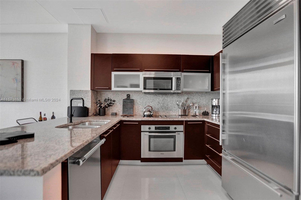 950 Brickell Bay Dr - Photo 4