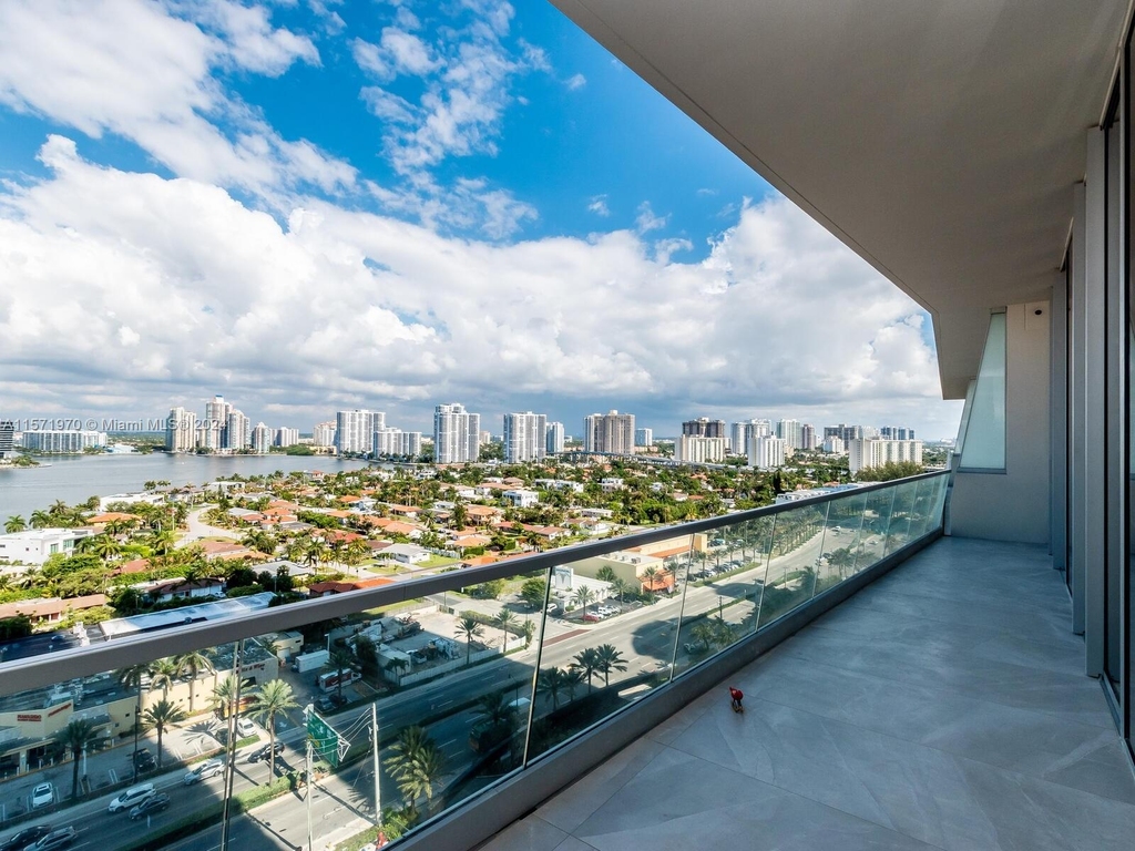 18501 Collins Ave - Photo 64