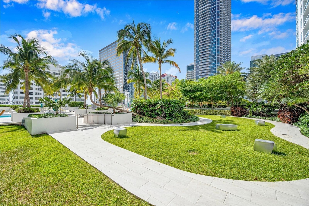 950 Brickell Bay Dr - Photo 24