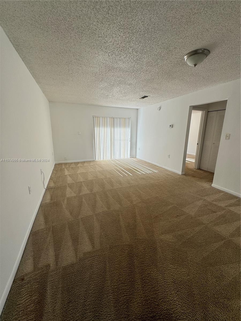 2226 Sw 80th Ter - Photo 2