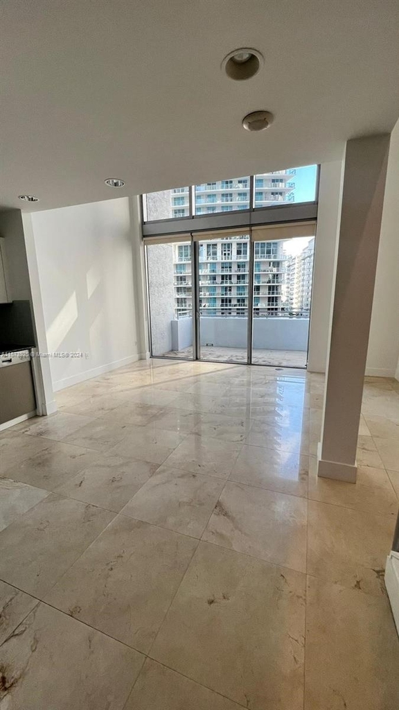 1050 Brickell Av - Photo 4