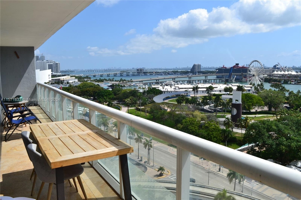 50 Biscayne Blvd - Photo 4