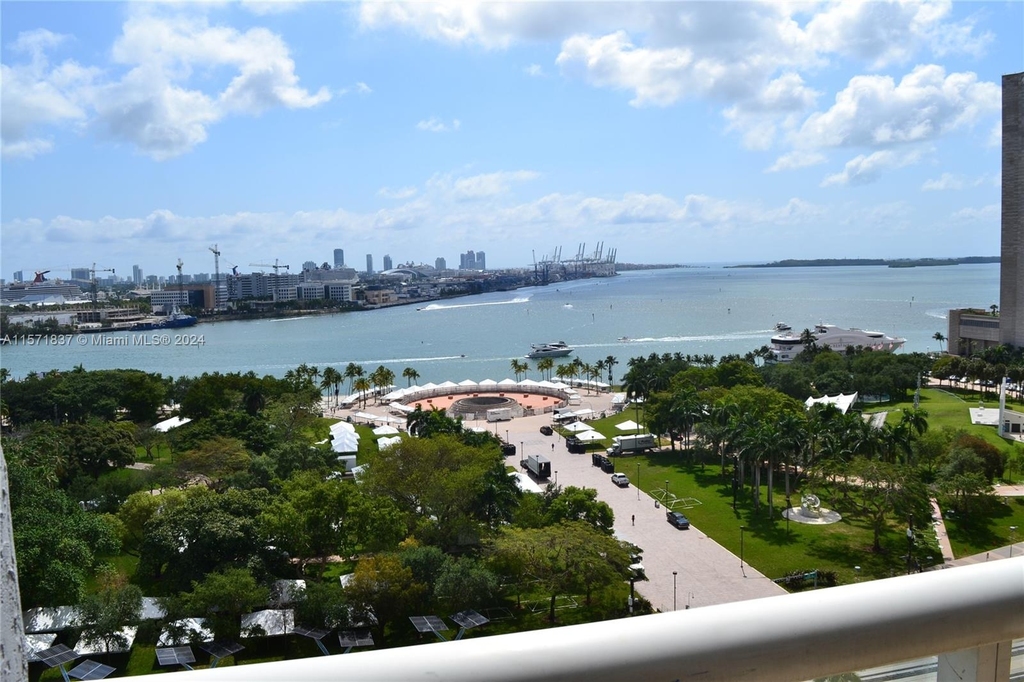 50 Biscayne Blvd - Photo 1