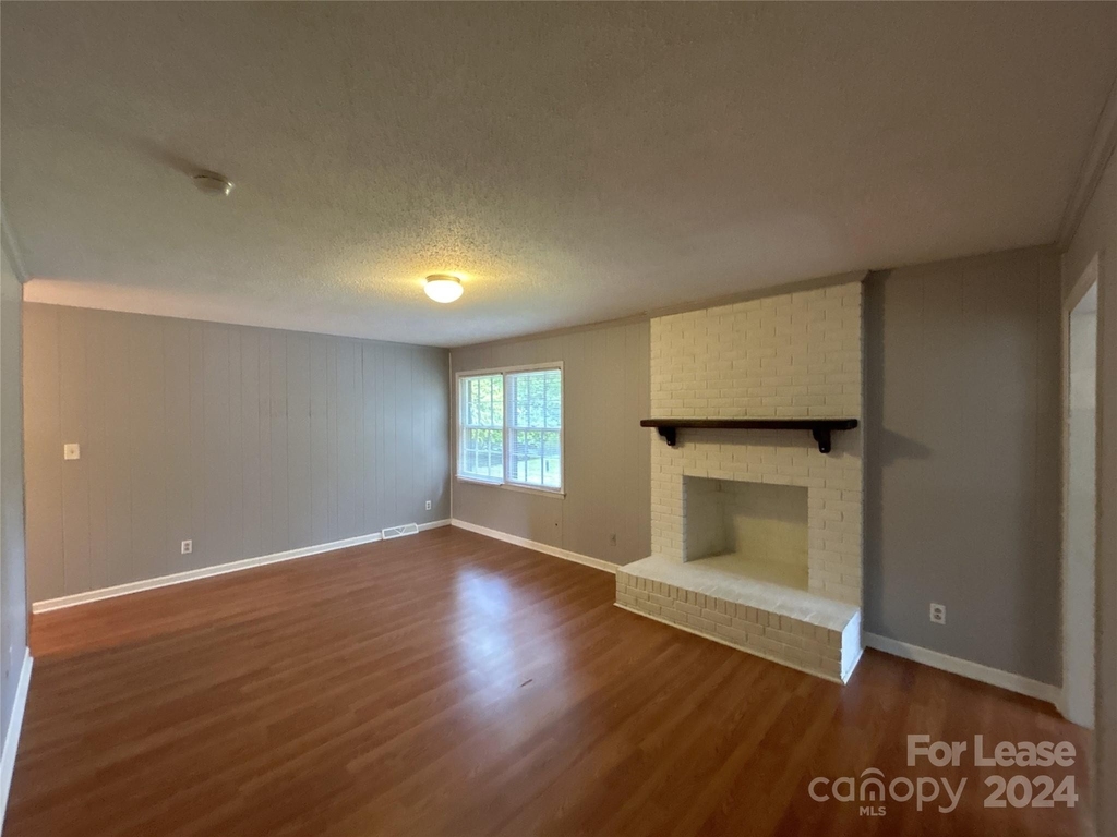 4614 Cloverdale Avenue - Photo 8