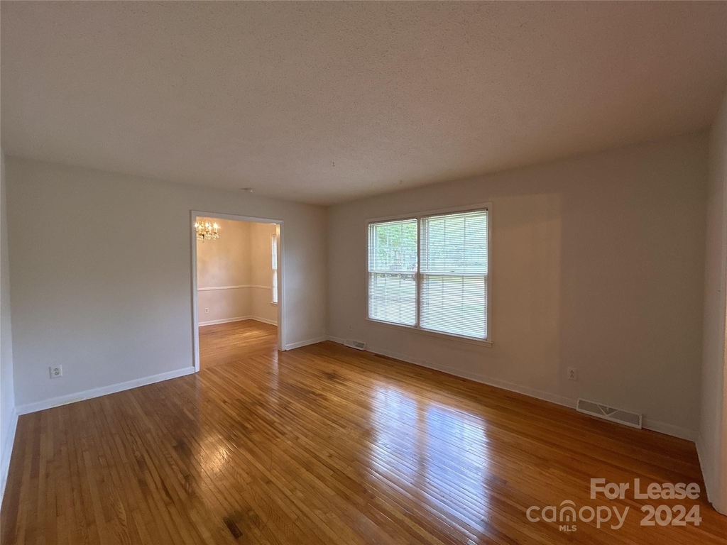 4614 Cloverdale Avenue - Photo 1