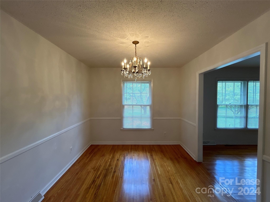 4614 Cloverdale Avenue - Photo 3