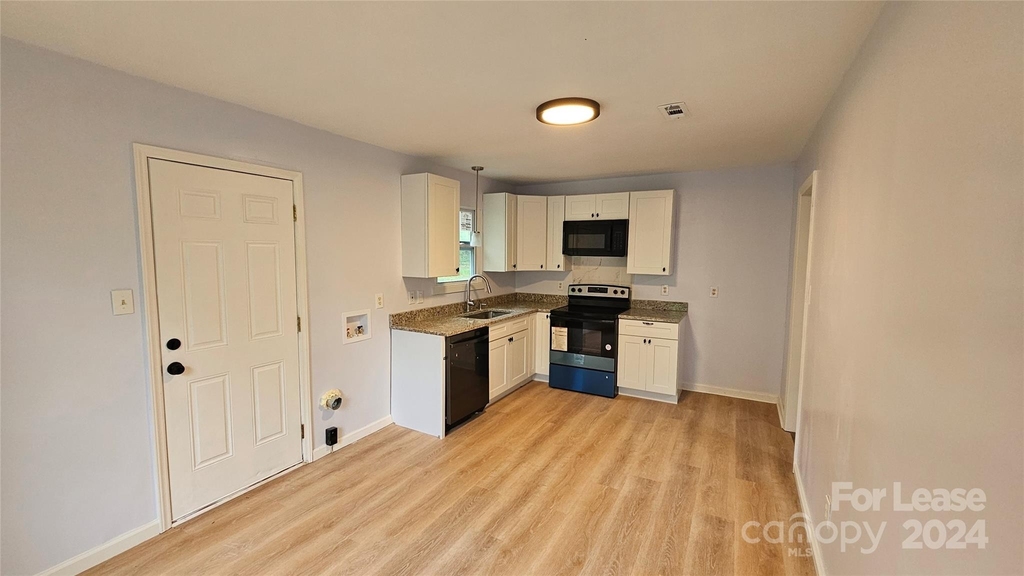 1313 Cheshire Avenue - Photo 2