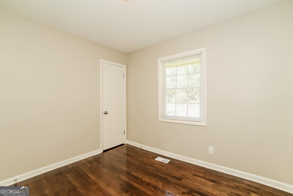 3558 Larkspur Terrace - Photo 10