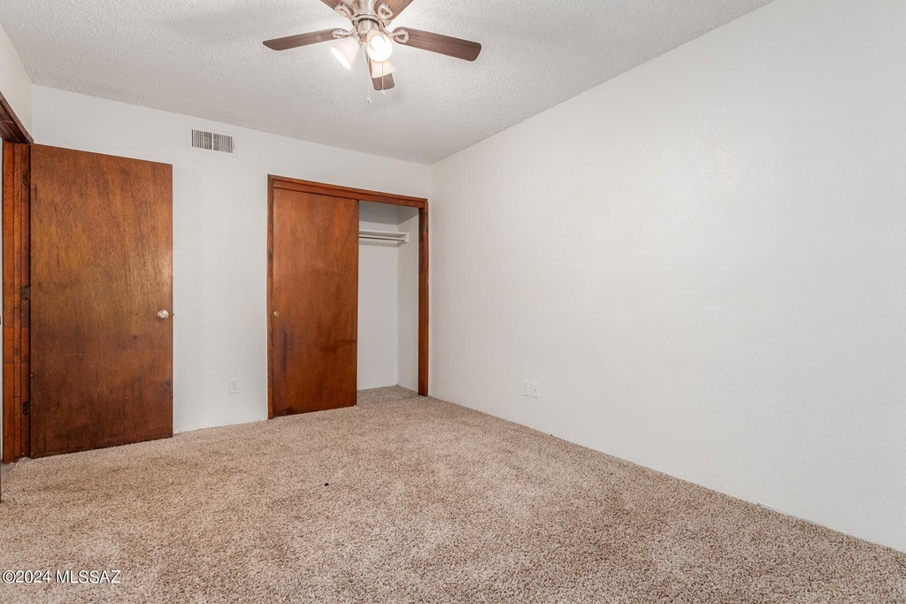 3322 E Presidio Road - Photo 18