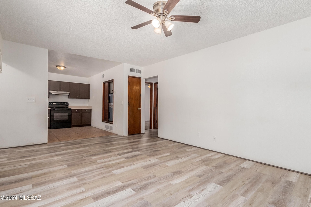 3322 E Presidio Road - Photo 5