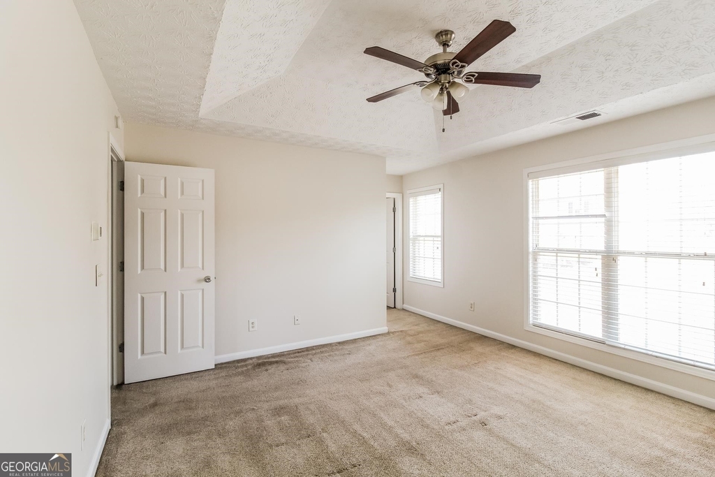 3843 Riverside Parkway - Photo 7