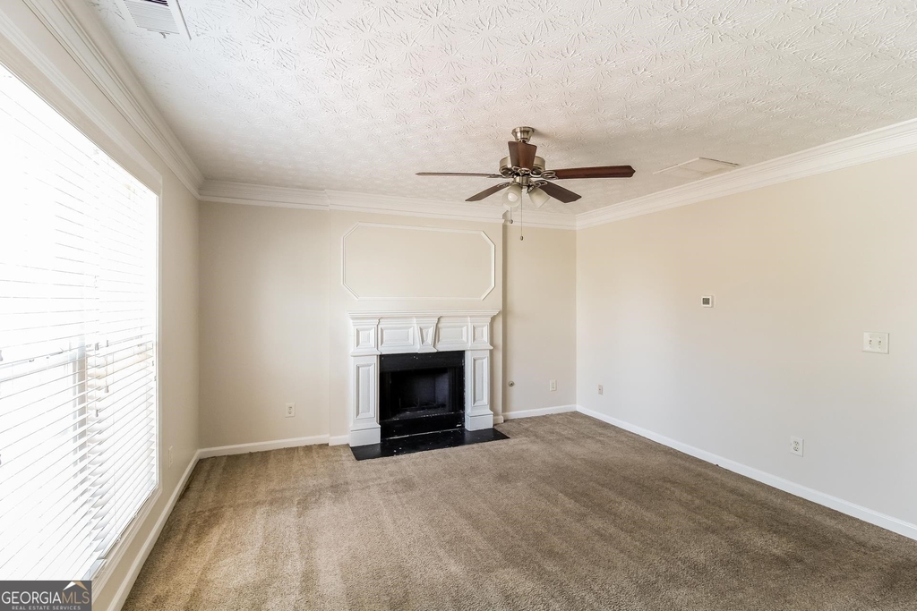 3843 Riverside Parkway - Photo 2