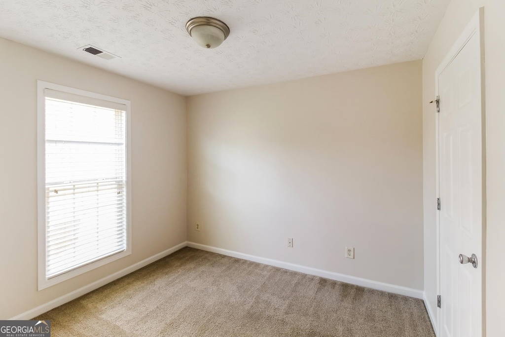 3843 Riverside Parkway - Photo 10