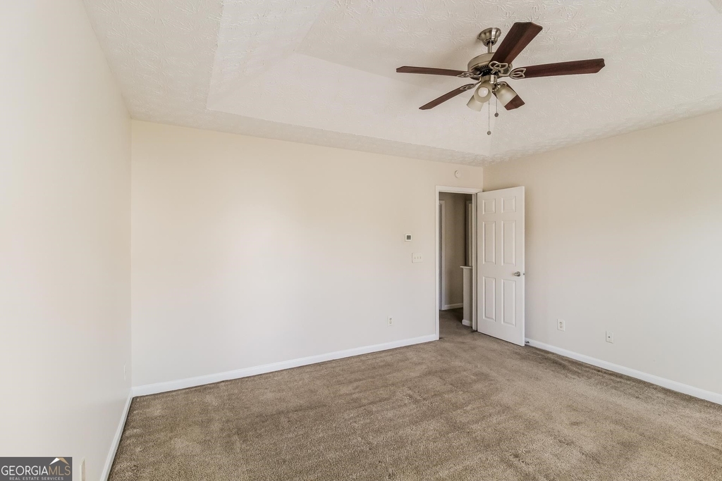 3843 Riverside Parkway - Photo 8