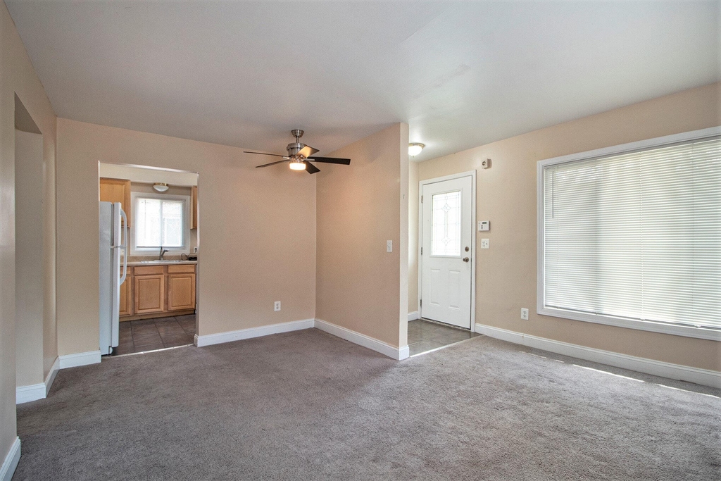 29650 Oakwood Street - Photo 2