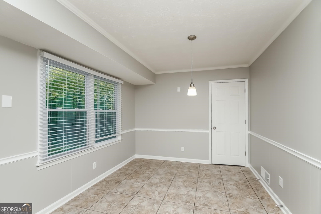 2855 Hickory Circle - Photo 4