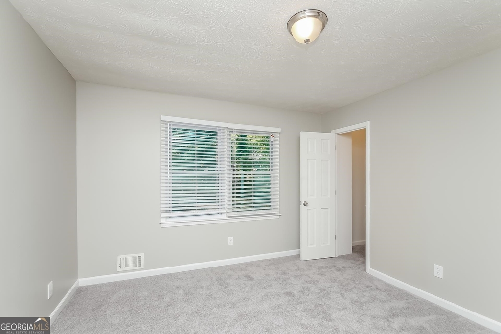 2855 Hickory Circle - Photo 9