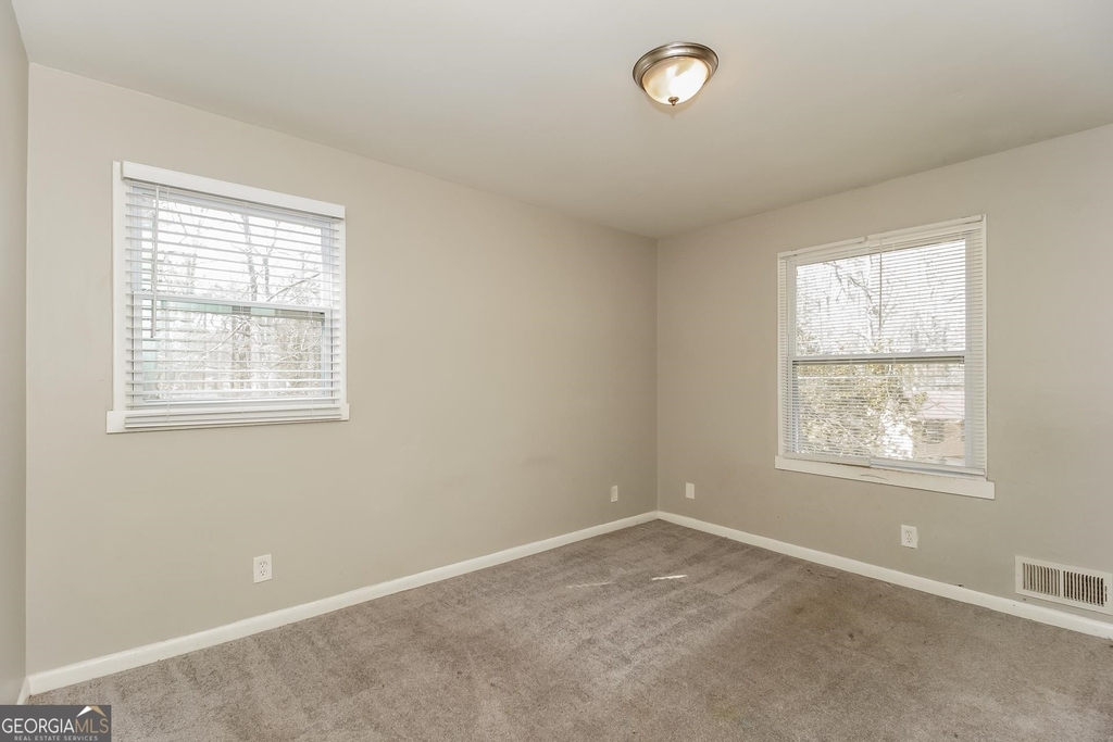 3943 Wedgefield Circle - Photo 10